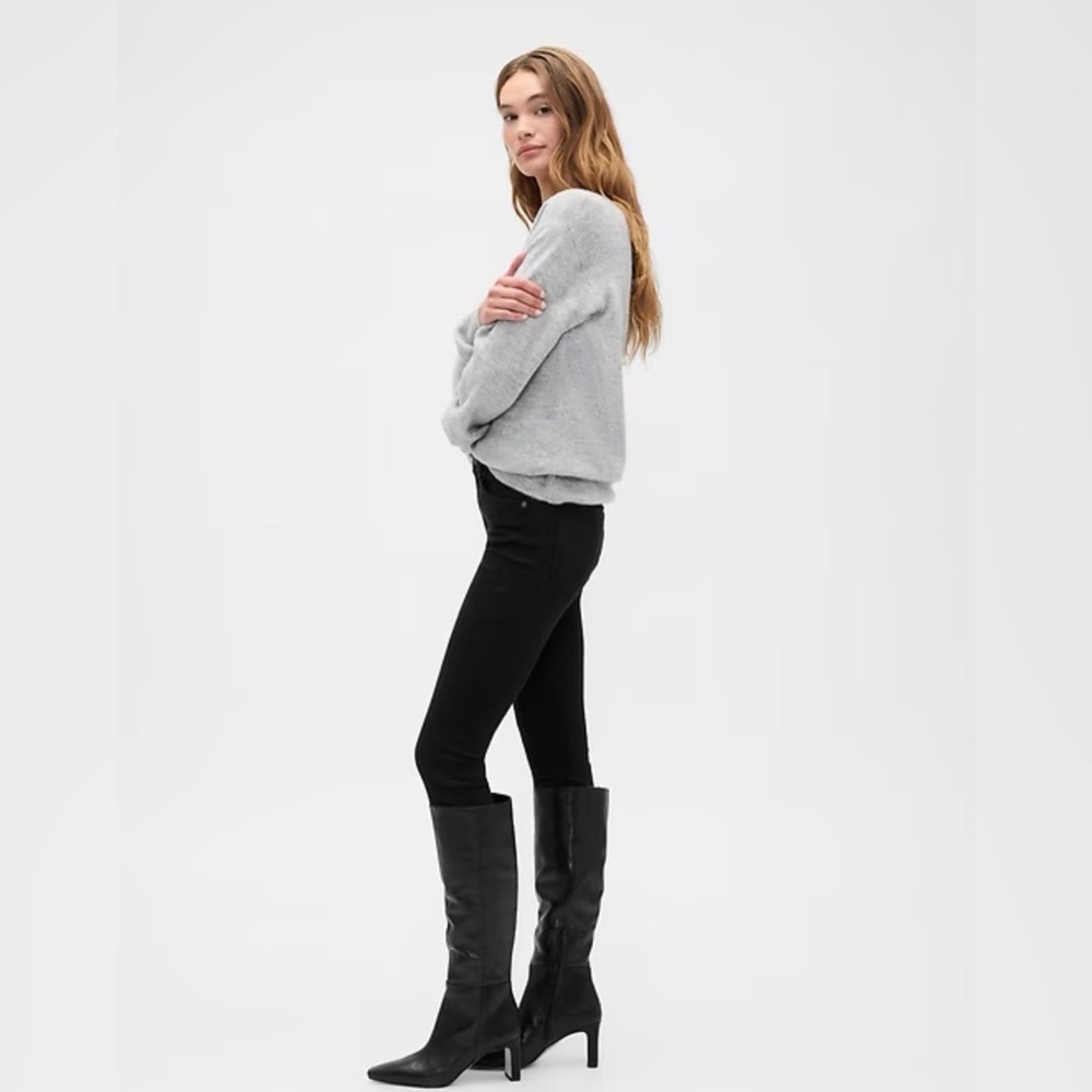 Classic Black Women's Jeans - Picture 3 of 9